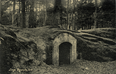 15184 Gezicht op de grot in het park van het kasteel Drakestein (Slotlaan 9) te Lage Vuursche (gemeente Baarn). N.B. ...